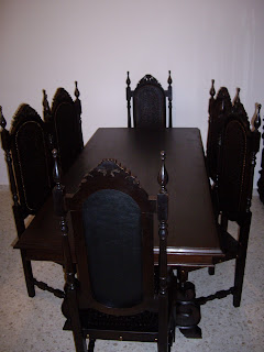 Antiguedades: Muebles de salon Antiguo con mesa de comedor y 8 sillas