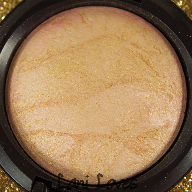 MAC Monday: Porcelain Pink Mineralize Skinfinish Swatches & Review