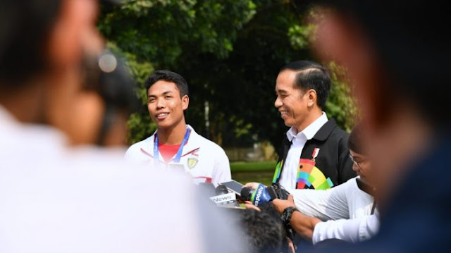 Jokowi Puji Zohri yang Dengan Segala Keterbatasan, Tapi Mampu Menjadi Juara Dunia Jokowi Puji Zohri yang Dengan Segala Keterbatasan, Tapi Mampu Menjadi Juara Dunia
