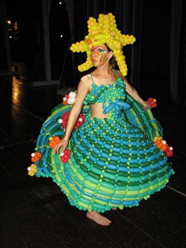 Celebrities Stuff 14 Most Bizarre Prom Dresses of All Time