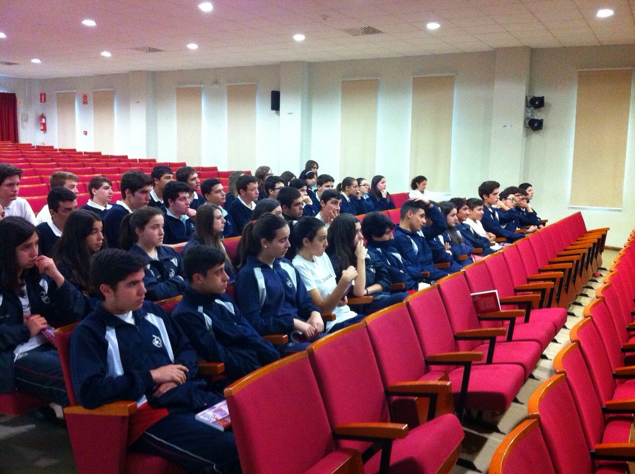 Alumnos de 3º ESO durante la charla con Andrea Maceiras