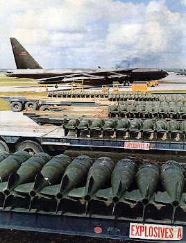 Boeing B-52D Stratofortress and Mk-83 1000 lb. bombs at Anderesen AB, Guam