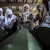 Descubren fosa común a 20 años de la masacre de Srebrenica