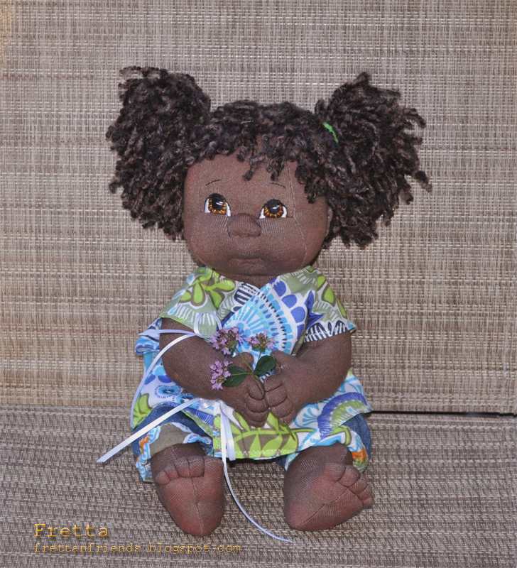  Foto zu Fretta: Baby Doll. 38 cm / 15" Soft Sculpture Baby, Child Friendly All 