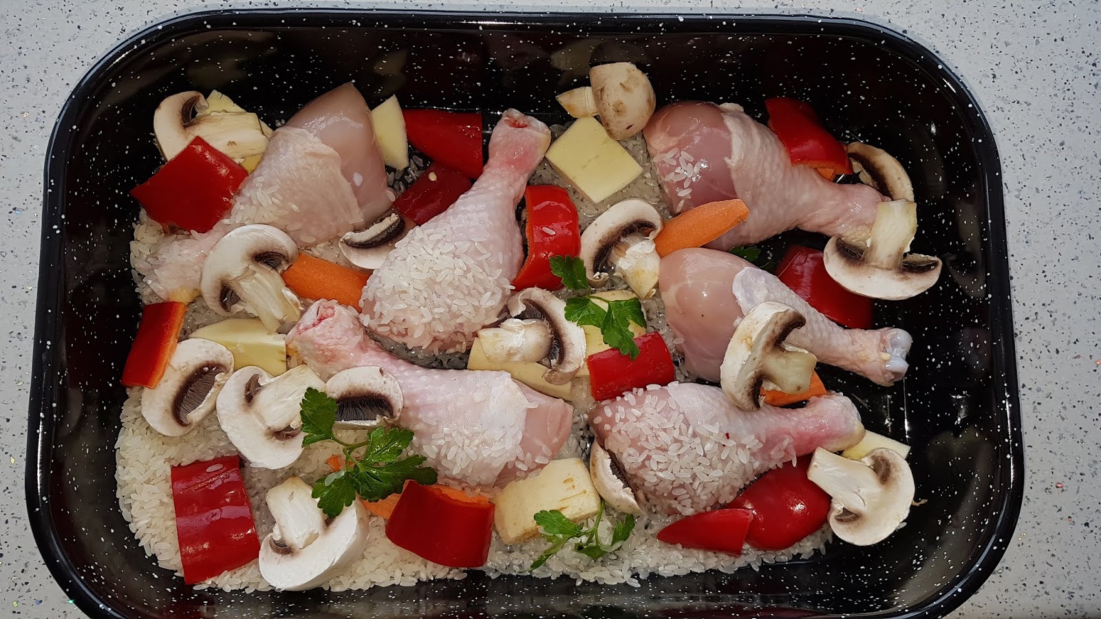 susu Pilaf de orez cu pui la cuptor