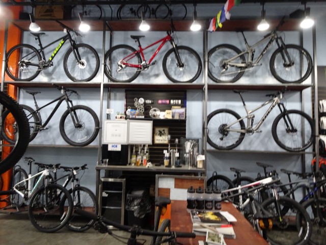 two wheel jones bike shop