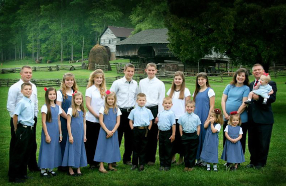 Familia numerosa con 18 hijos de pareja cristiana