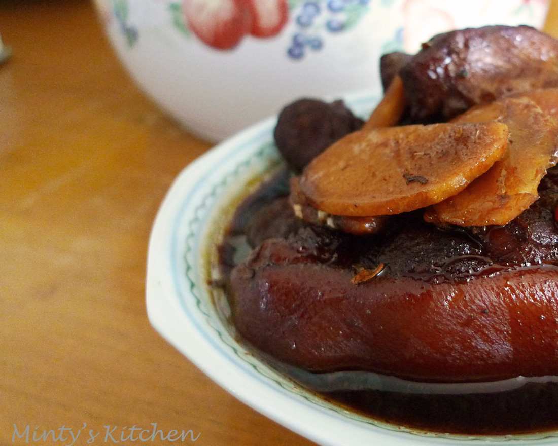 Minty's Kitchen Pig's Trotter in Black Vinegar with Ginger