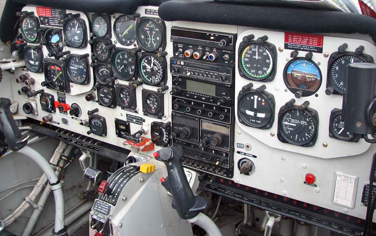 nhungdoicanh: Neiva N621 / T-25 Universal