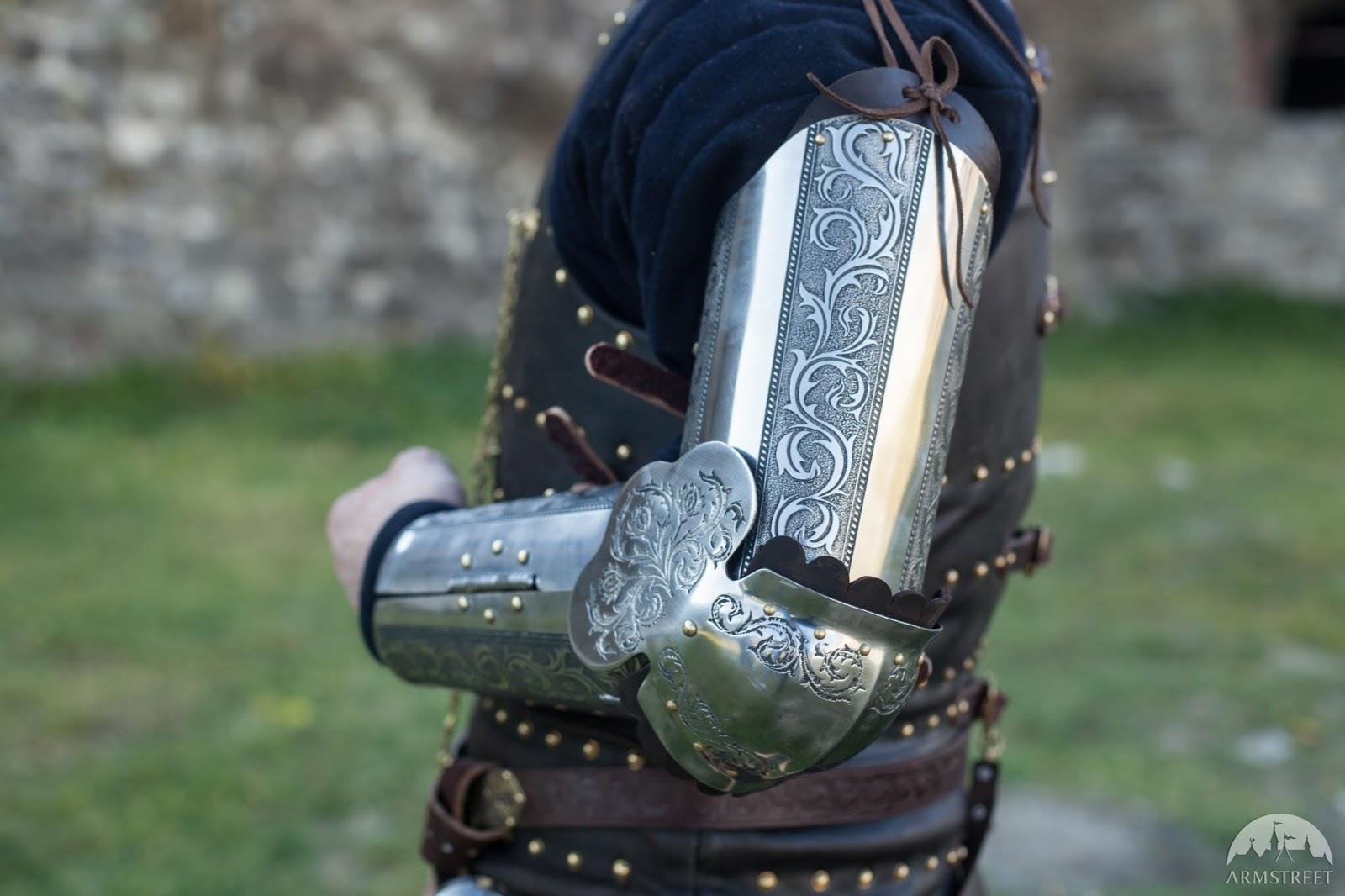 French Vocabulary Illustrated brassard