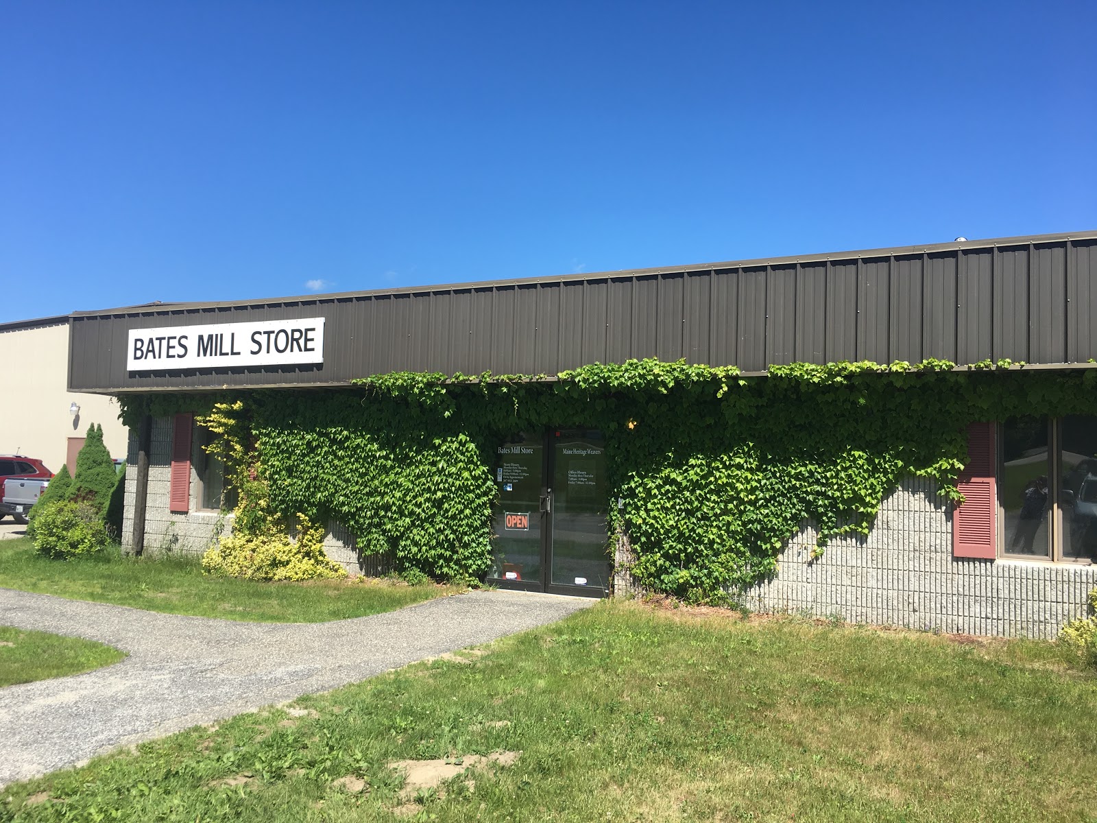 Factory Tour Bates Mill / Maine Heritage Weavers