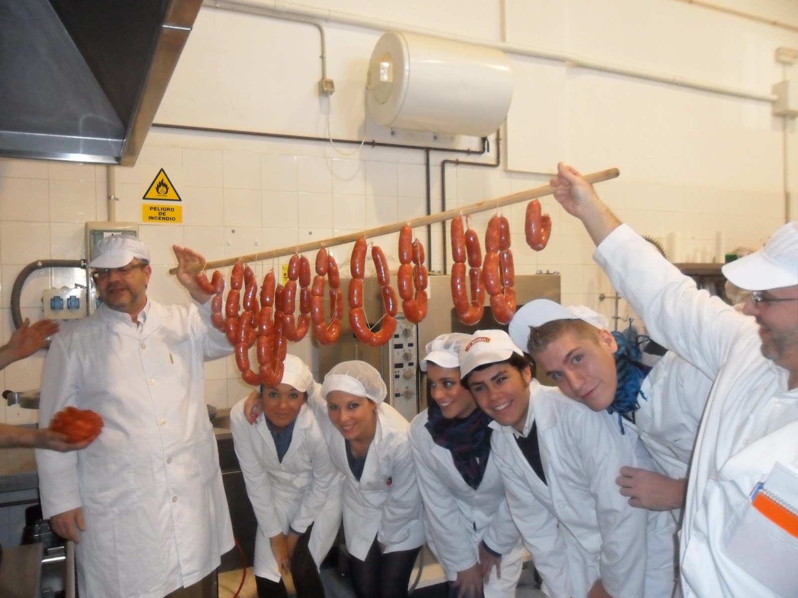 INDUSTRIA ALIMENTARIA AGUILAR Y CANO: ELABORACIÓN DE CHORIZO