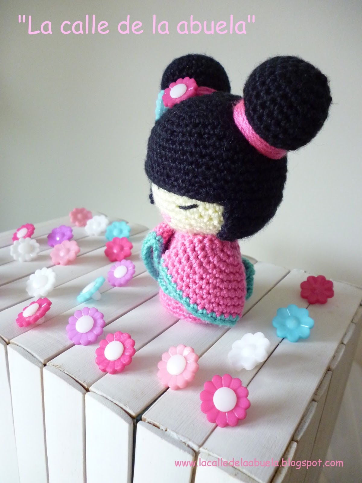 La calle de la abuela "Hanako" la pequeña kokeshi