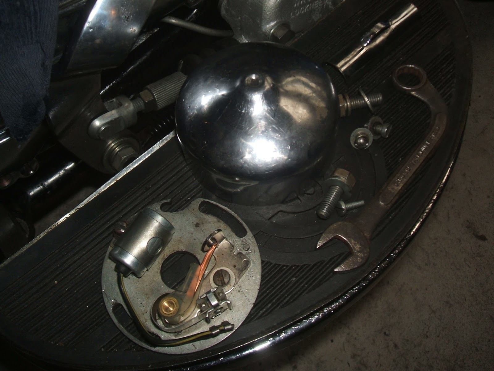 Harley Davidson Panhead Timing marks, distributortimer, log book.