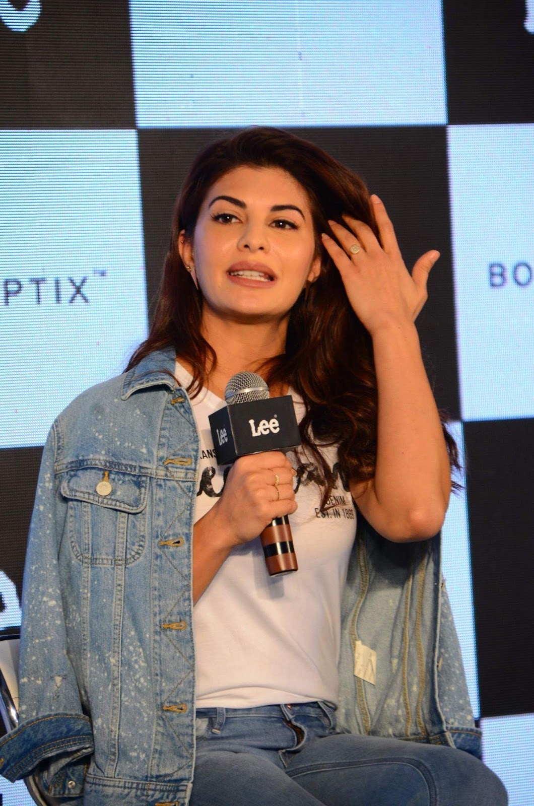 Jacqueline Fernandez Puts Her Stunning Figure On Show As She Launches Lee Denim Stores In India As Brand Ambassador