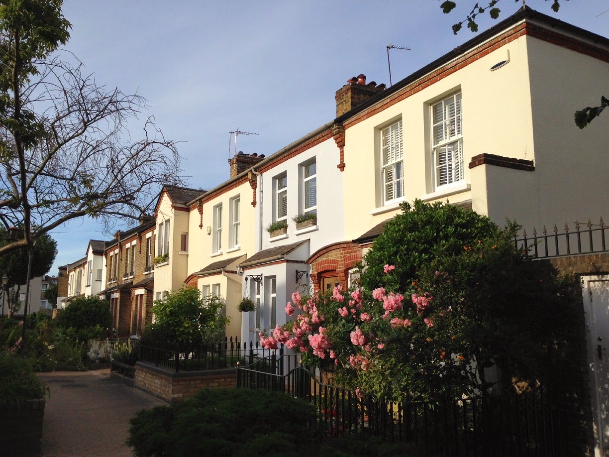 An Urban Wander around Putney In Search of Space