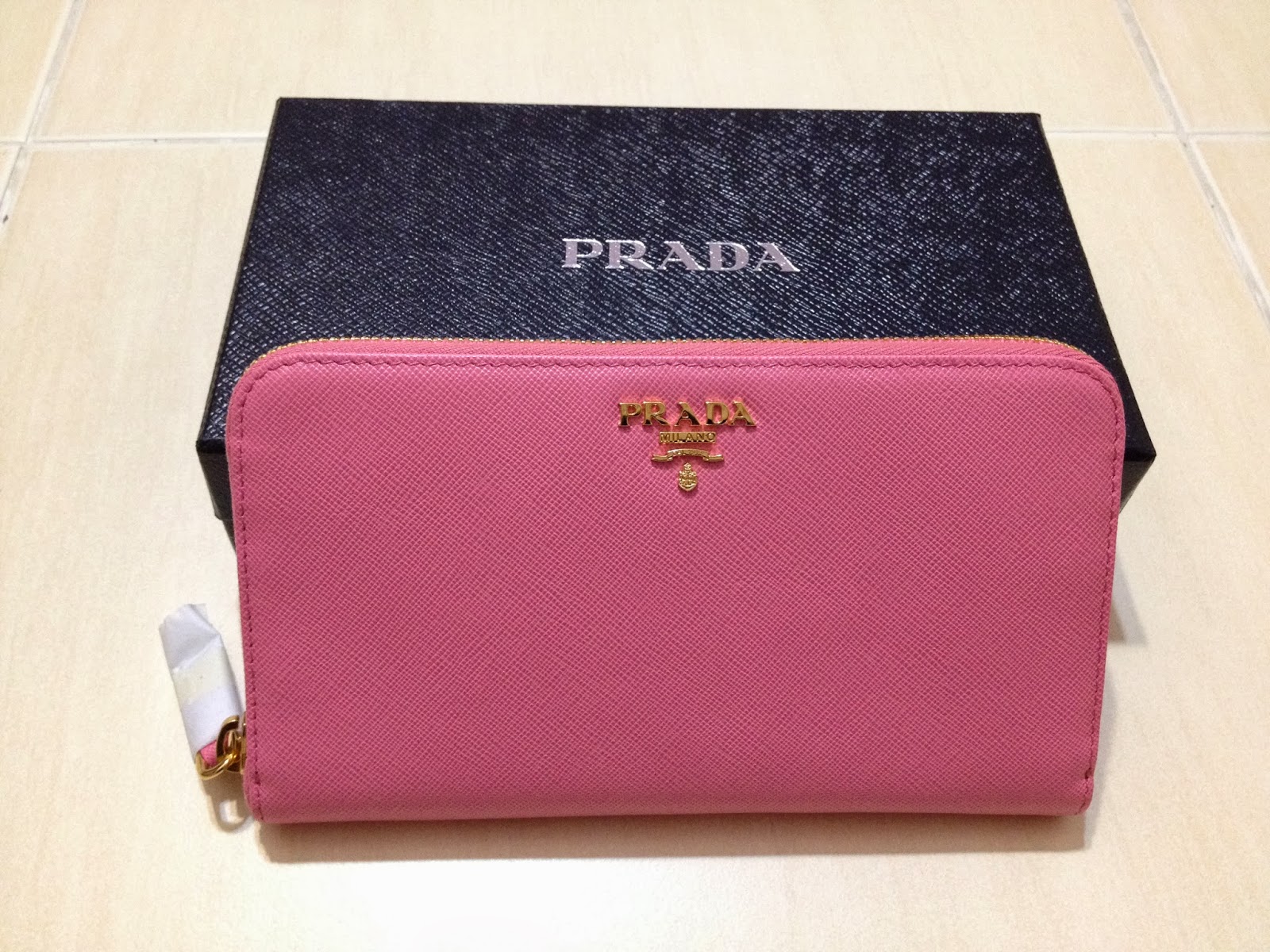♥Stephyicious♥ Penang Food ♥ 100 Authentic (Brand New) Prada