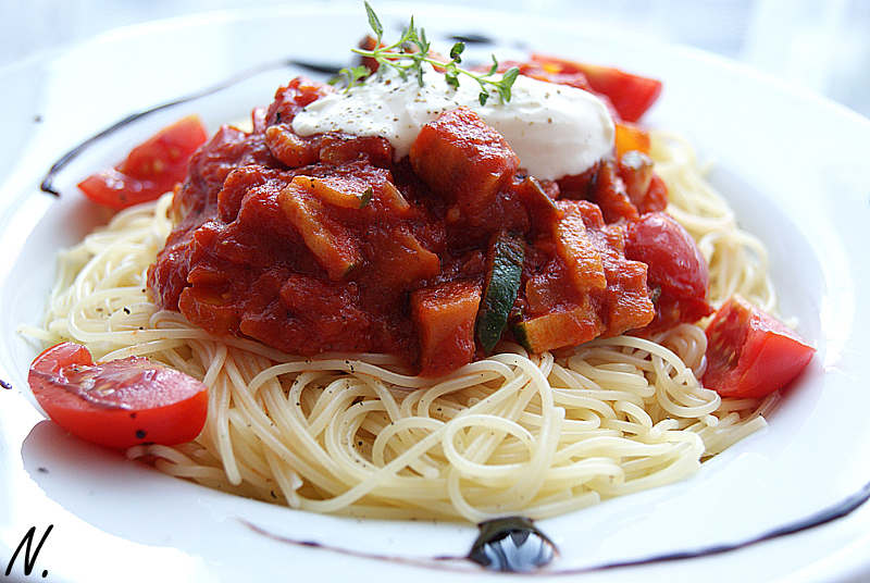 senf und vanille: Spaghettini mit mediterranem Gemüse
