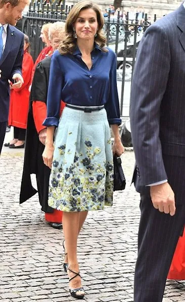 Queen Letizia wore Carolina Herrera silk taffeta blouse and Carolina Herrera Flower Fil Coupe Party skirt. Carolina Herrera Sandals 