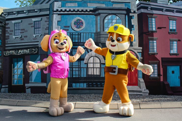 NickALive! Movie Park Germany Skye and Rubble from �PAW Patrol�