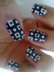 nails checkered nail basic