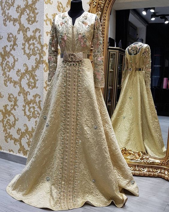 Caftan Marocain Chic 10 Robes De De Luxe A Vendre Caftan Marocain De Luxe 2018 Boutique Vente Caftan Pas Cher Fashion Dresses Lovely Clothes Dresses