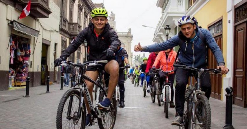 DRELM celebra la Educación Básica Alternativa con bicicleteada - www.drelm.gob.pe DRELM celebra la Educación Básica Alternativa con bicicleteada - www.drelm.gob.pe