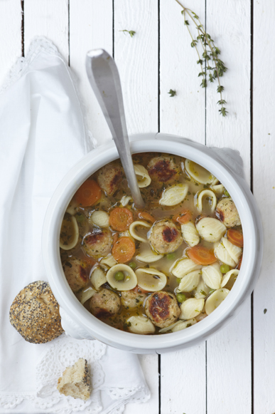 la petite cuisine: heisse nudelsuppe mit hühnerhackbällchen oder ... la petite cuisine: heisse nudelsuppe mit hühnerhackbällchen oder ...