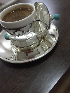 قهوة تركية تقدم مع الحلقوم 