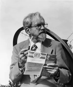 FireShot%2BCapture%2B165%2B %2BMeet%2BJ.%2BAllen%2BHynek%252C%2Bthe%2BAstronomer%2BW %2B %2Bhttps   www.history.com news j all J. Allen Hynek el astrónomo que clasificó por primera vez a los Encuentros cercanos con los #ovnis, El escéptico que termino creyendo