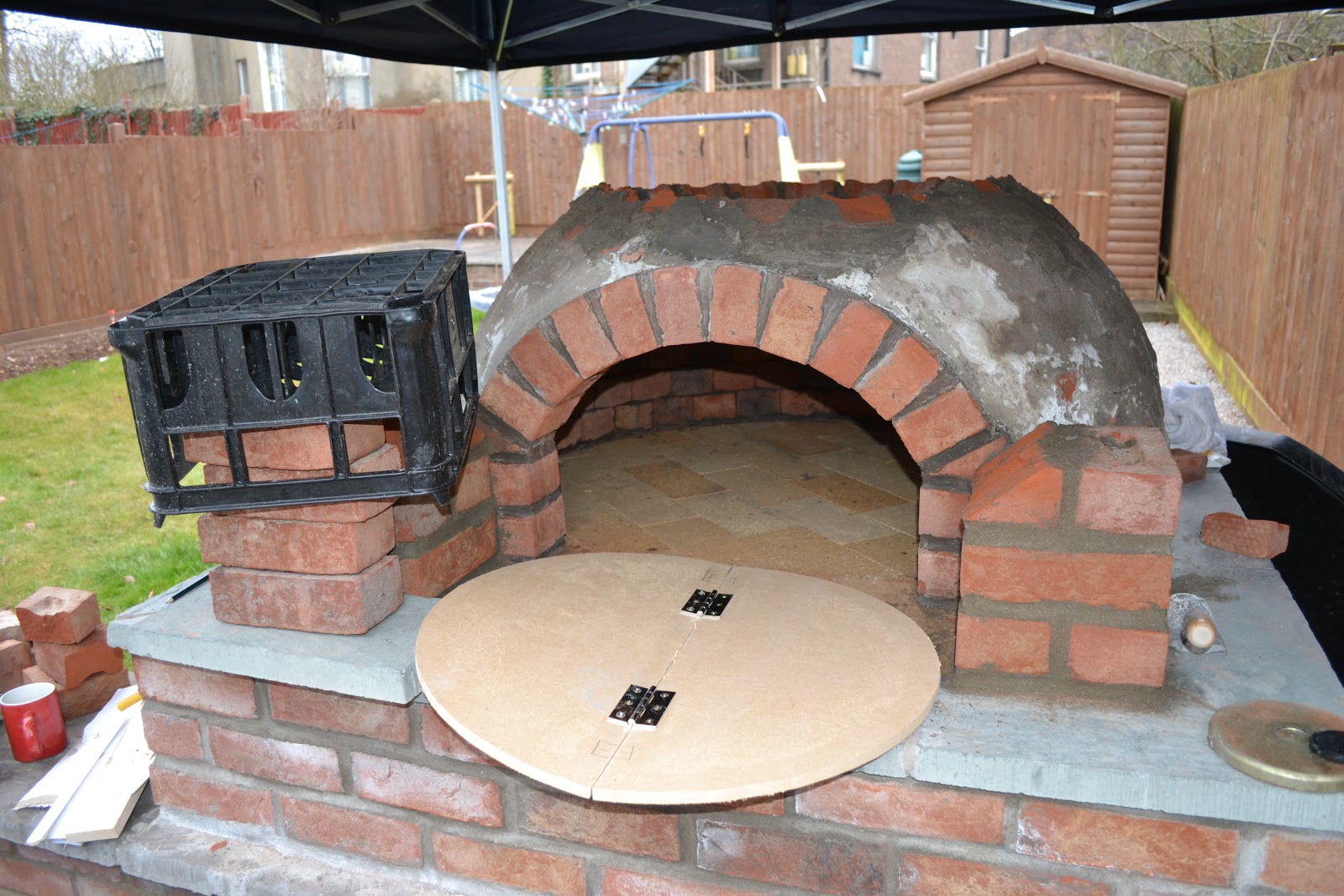 Mikes brick pizza oven: My oven build