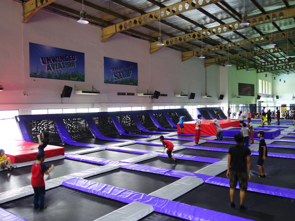 tesyasblog Things You Should Know Before Jumping at Amped Trampoline Park Jakarta