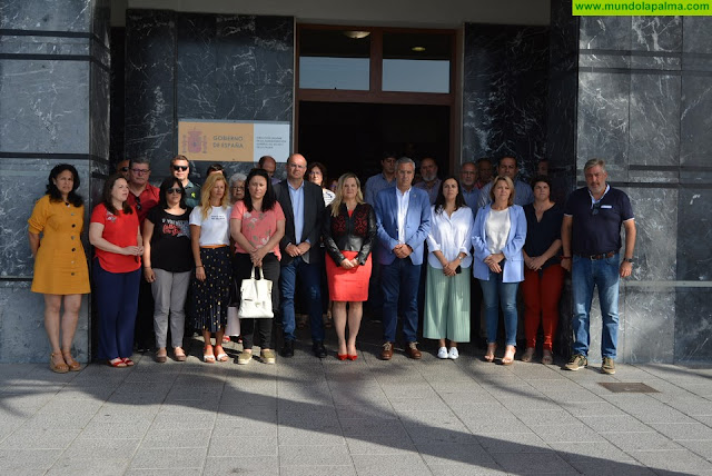 Representantes políticos han guardado hoy un minuto de silencio por la última víctima de violencia de género