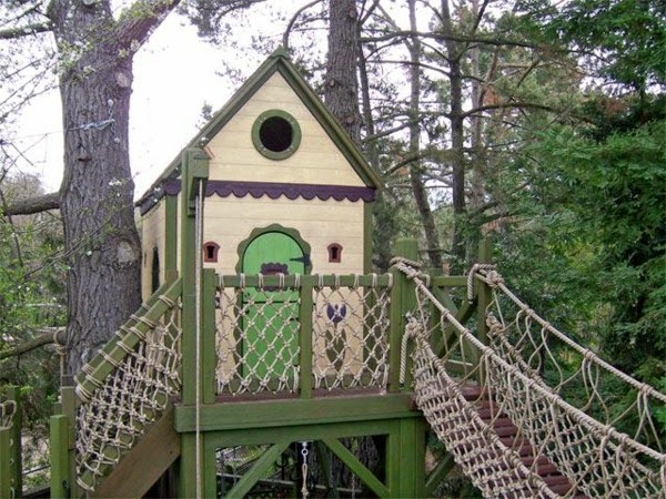 Super fun Playhouse for the kids!
