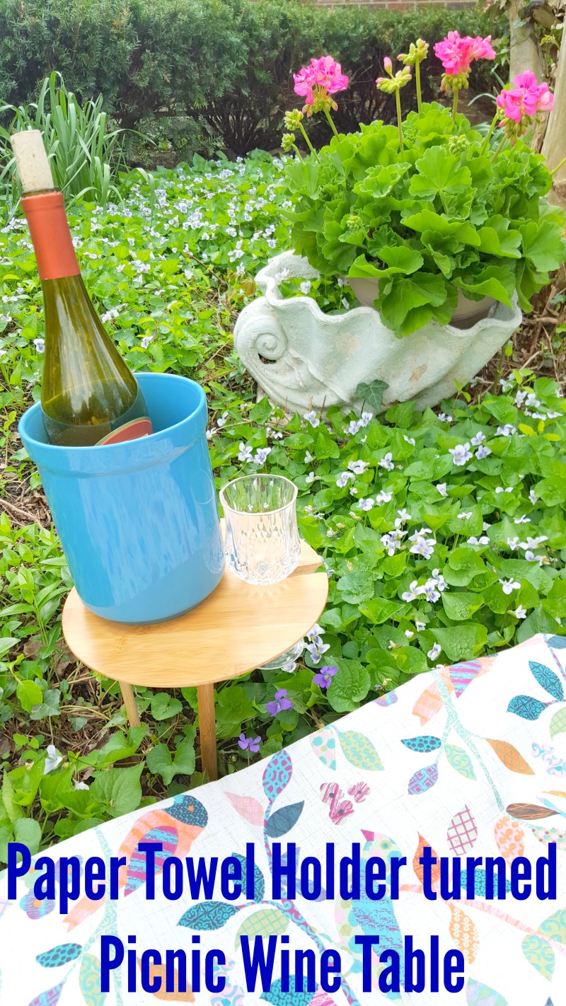 dreamingincolor How to make a Picnic Wine Table {out of a Paper towel