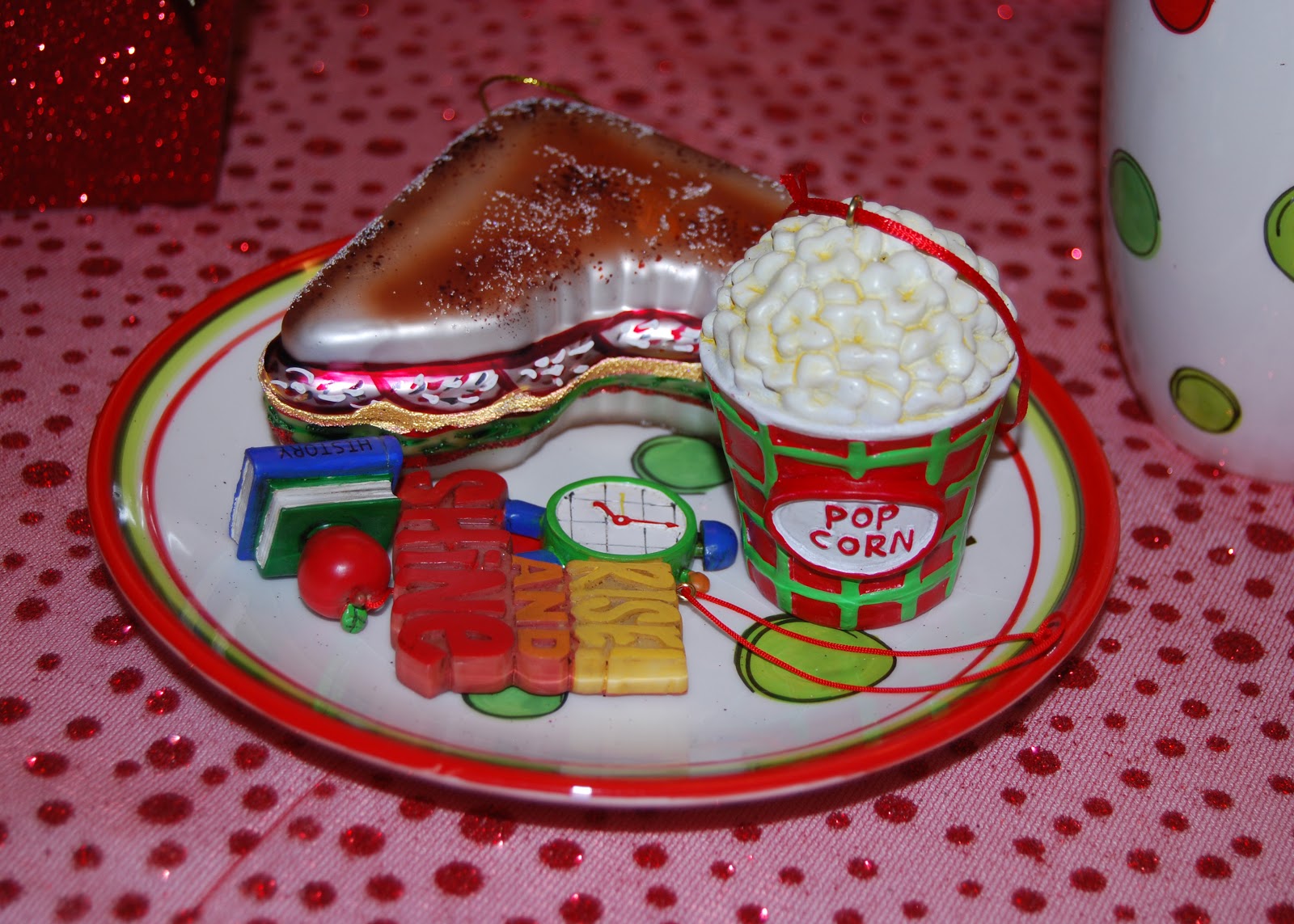 Momfessionals: North Pole Breakfast
