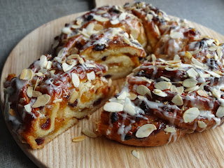 Cranberry & White Chocolate Couronne