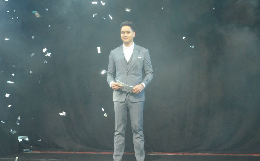 'Pambansang Bae' Alden Richards leads the unveiling of OPPO F3 Plus.