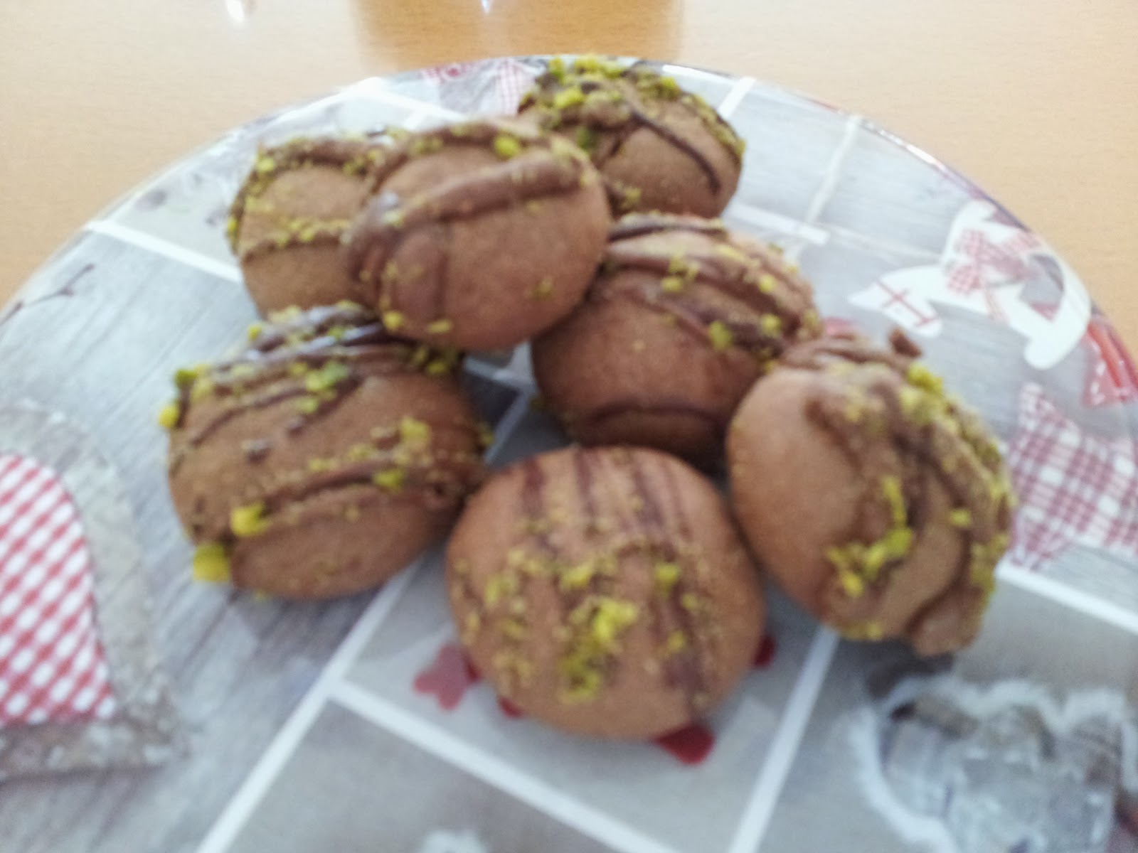 Karins leckerer Backzauber: Nougat-Kugeln Karins leckerer Backzauber: Nougat-Kugeln