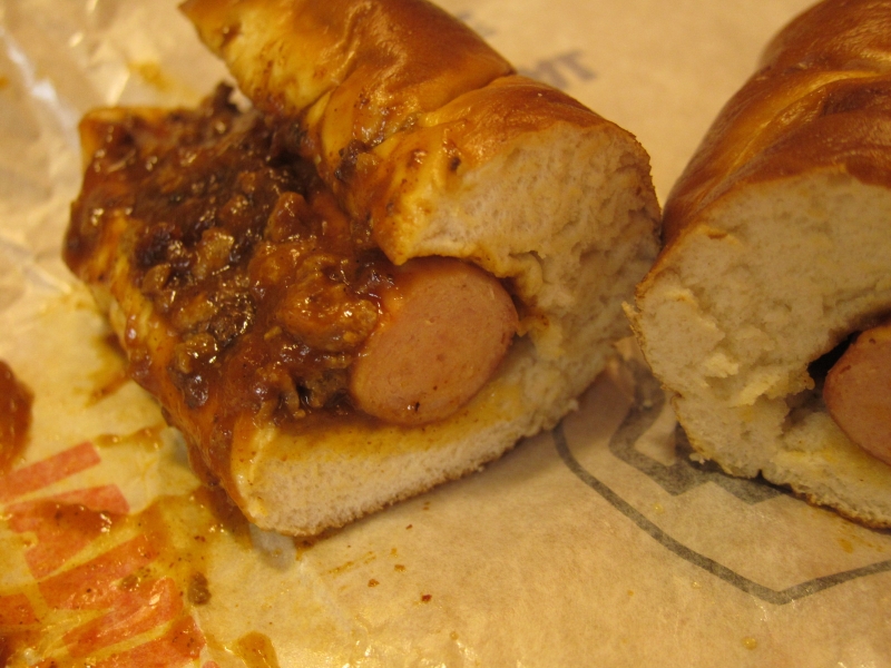 Review Wienerschnitzel Pretzel Bun Chili Dog