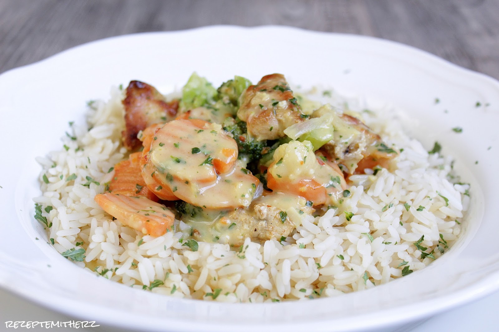Rezepte mit Herz: Hähnchentopf mit Gemüse &amp; Reis