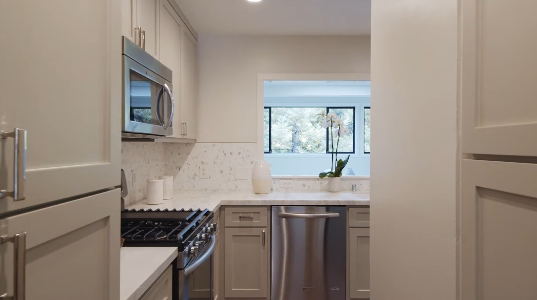 24 Interior Design Photos vs. 2158 Sand Hill Rd, Menlo Park, CA Luxury Townhome Tour