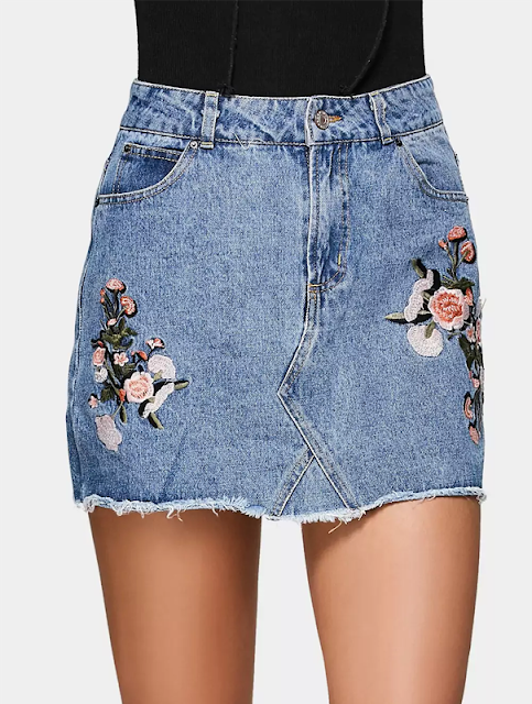 Mini saia jeans bordados florais