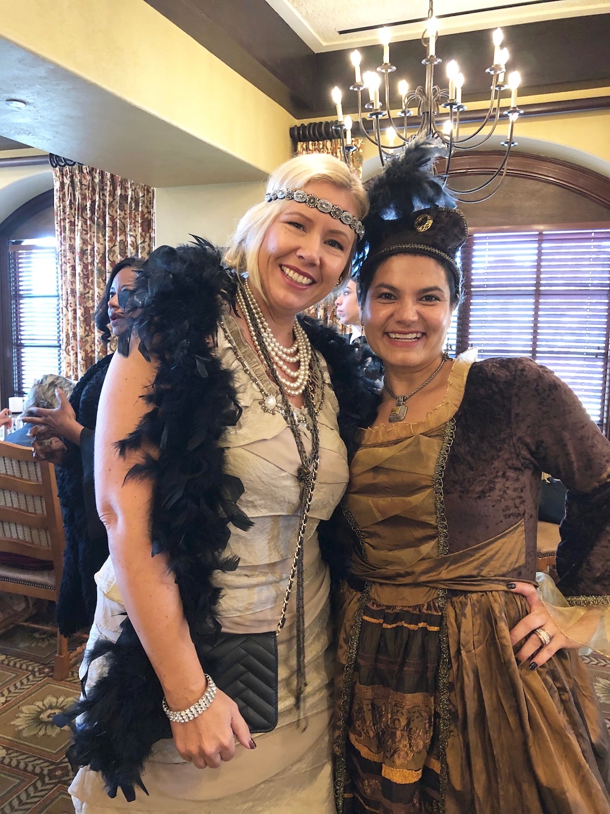 GREAT GATSBY COSTUME IDEA FOR HALLOWEEN &amp; HOW TO MAKE A 20s HEADPIECE