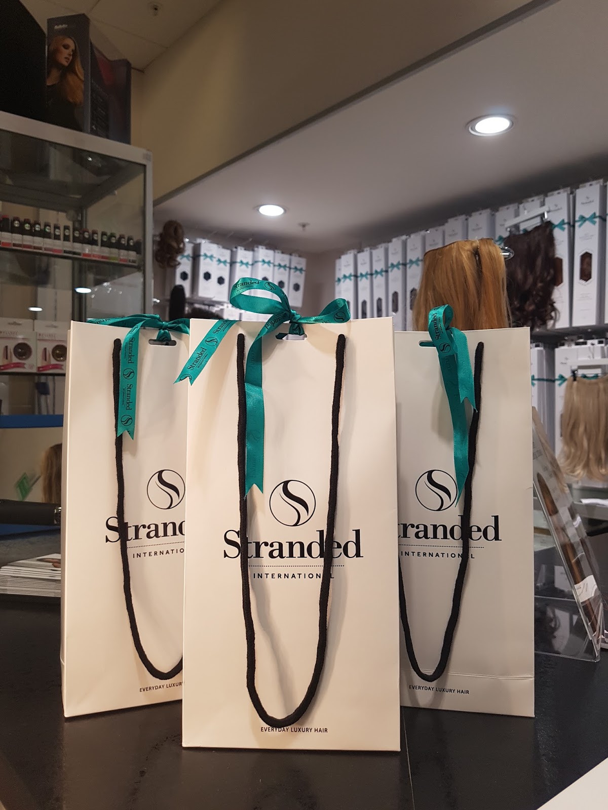 STRANDED INTERNATIONAL HAIR EXTENSIONS 18" CURLY 1 BLACK MAGIC REVIEW