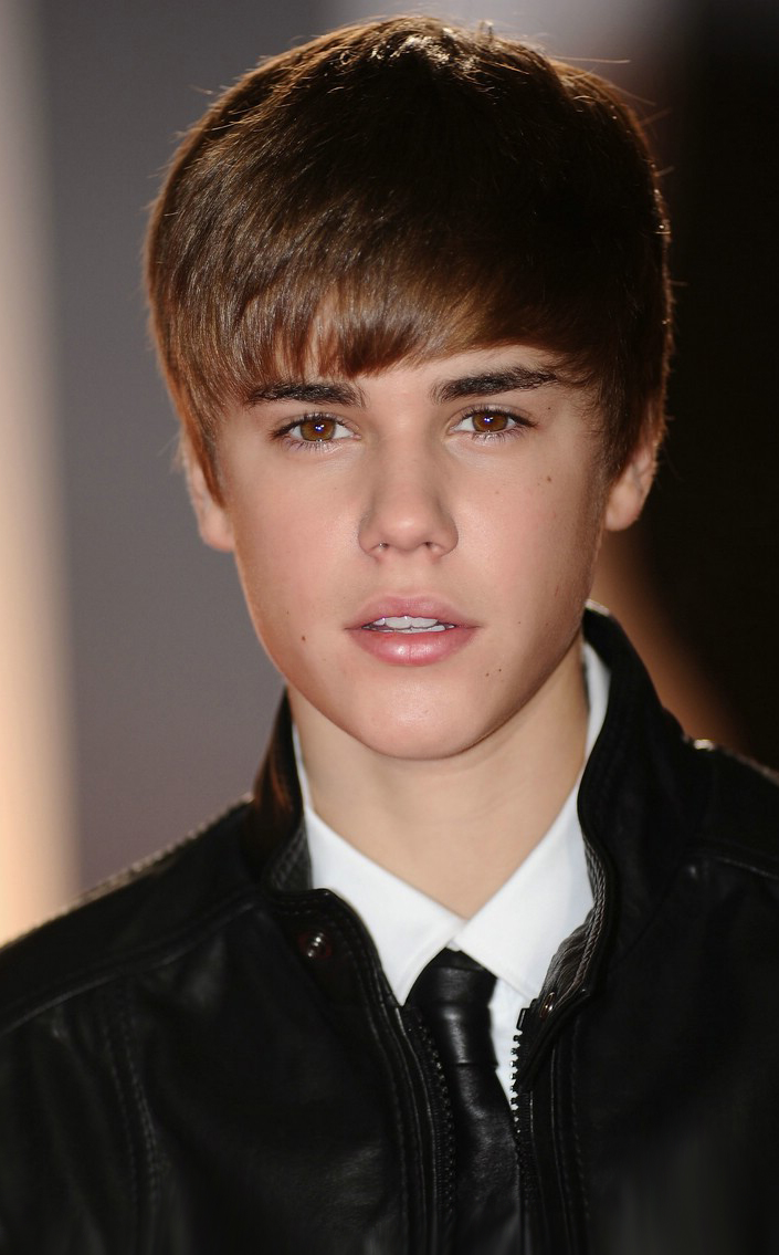 Justin Bieber-The Beautiful Young Singer Biography,Photos and Profile
