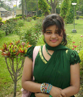 Desi Chicks: Desi 01