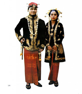 Pakaian Adat Tradisional Jawa Tengah