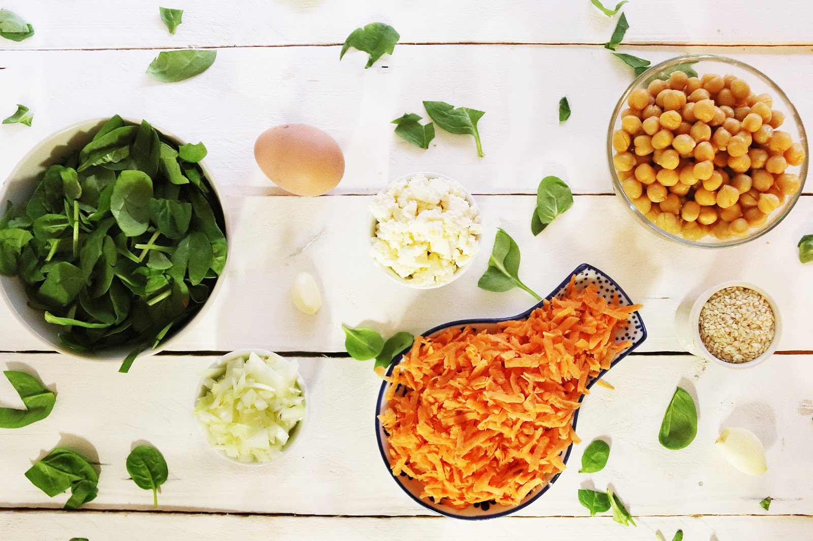 WEEKLY BITES SPINACH, CHICKPEA & SWEET POTATO SAUSAGE ROLLS bits&pieces