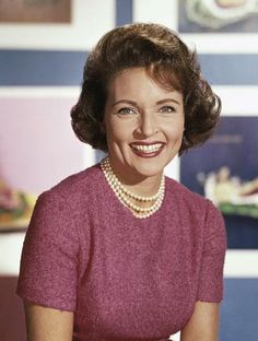 BETTY WHITE (1922-PRESENT)  ACTRESS - COMEDIAN